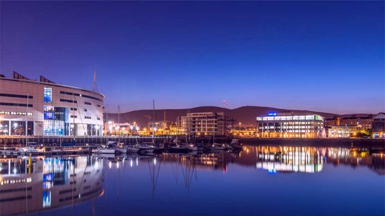 Image of Belfast harbour at night